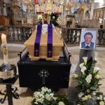 Aufbahrung in der Pfarrkirche in Auerbach