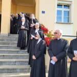 Warten auf den Erzbischof