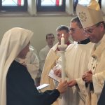 Übergabe der brennenden Kerze an S. M. Vincenta