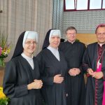 S. M. Xavera, Mutter Metoda, P. Markus und Erzbischof Gössl (von links)