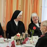 S. M. Regina freut sich über das Gedicht.