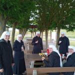 Brotzeit auf der Fahrt nach Prag an der Raststätte